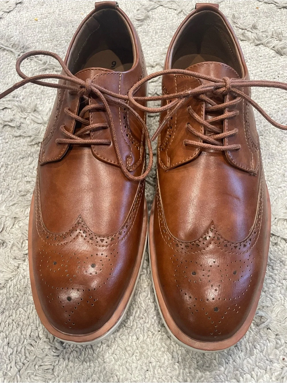 Classic Men's Camel Brown Wingtip Oxford Style Dress Shoes